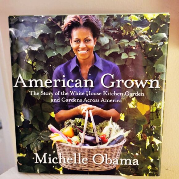 2 Michelle Obama Books 1st Ed Becoming American Grown Kitchen Grown First Lady - Picture 7 of 15